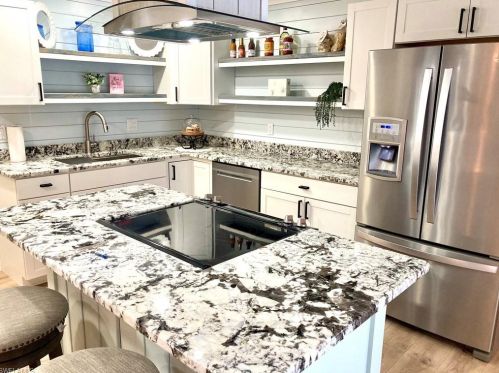 1011 4th Pl, Cape Coral FL  33990-1521 exterior