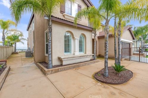 13 Via Niccolo Ct, Lake Elsinore CA  92532-0147 exterior