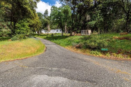 10221 Eagle Mountain Rd, Grass Valley CA  95949-8803 exterior