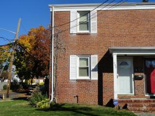 762 Stiles St, Linden, NJ 07036-5762