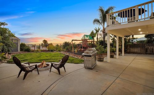 259 Paseo Marguerita, Vista, CA 92084-2557