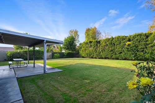 621 Chestnut Ave, Orange CA 92867-3743 exterior