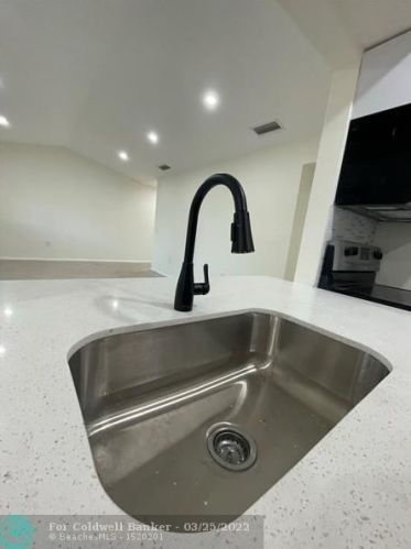 9667 15 Ct, Hollywood FL 33024-4429 exterior