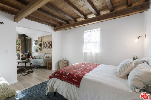 328 Topanga Canyon Blvd, Topanga CA  90290-3838 exterior