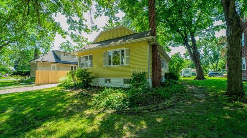 140 Elmwood Pl, Crown Point IN  46307-4324 exterior