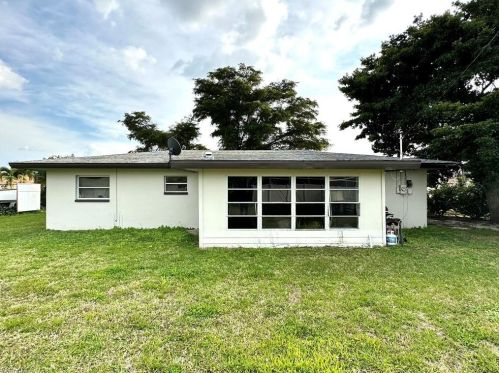 213 47th St, Cape Coral, FL 33914-5961