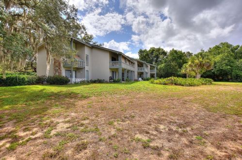 667 Olde Camelot Cir, Grenelefe FL  exterior