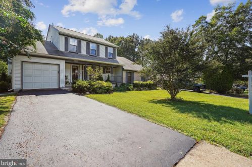 3401 Fort Lyon Dr, Woodbridge, VA 22192-1037
