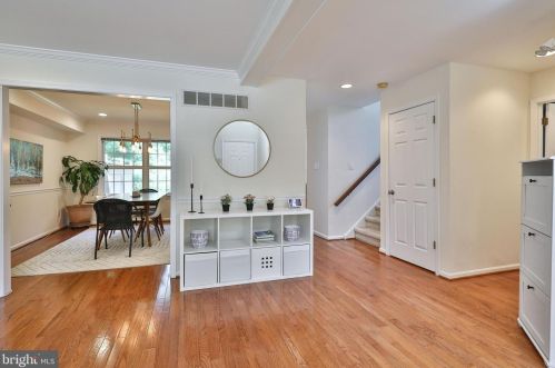 221 Crystal Ct, Blue Bell, PA 19422-2473