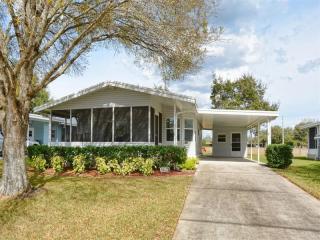 3208 Manatee Rd, Tavares, FL 32778-4873