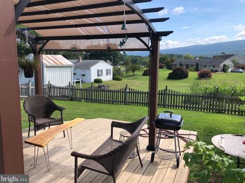 102 Massanutten St, Edinburg VA  22824-9313 exterior