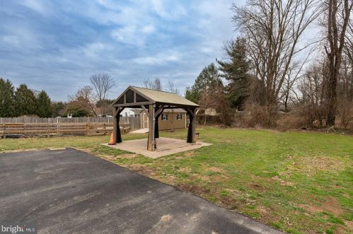 2429 Larkin Rd, Boothwyn PA  19061-2616 exterior