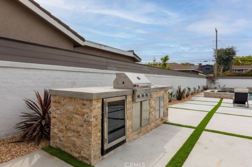 3841 Pacific Ave, Long Beach CA  90807-3227 exterior