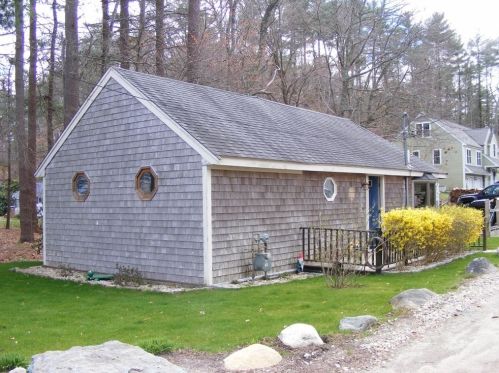 254 Lakeside Rd, Hanson, MA 02341-1441