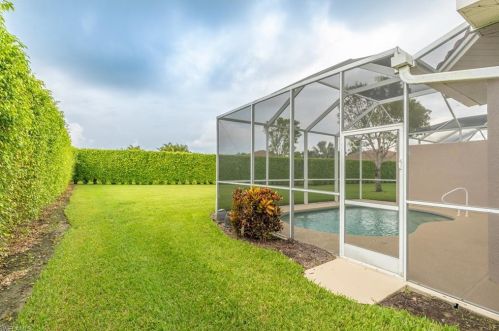 6705 Calumet Dr, Naples FL 34113-1609 exterior