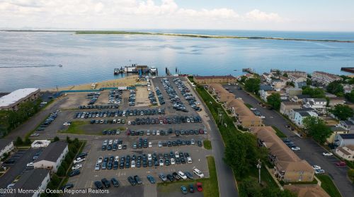 319 Shore Dr, Monmouth Hills NJ  07732-1228 exterior