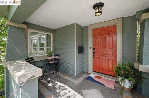 2233 47th Ave, Oakland, CA 94601-4716