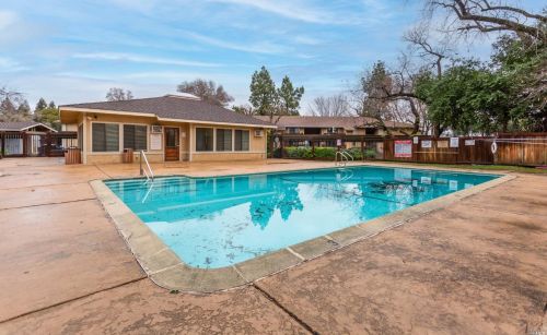 542 Arcadia Dr, Vacaville CA  95687-3354 exterior