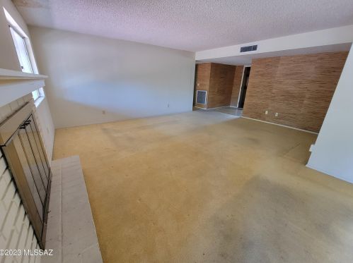 9008 Palms Park Dr, Tucson AZ  85715-5643 exterior