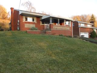1013 Towervue Dr, Pittsburgh, PA 15227-3927