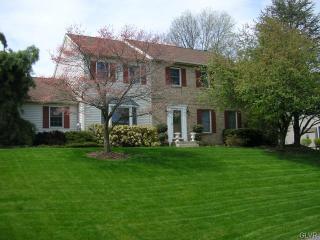 208 Timothy Ave, Bethlehem, PA 18020-9707