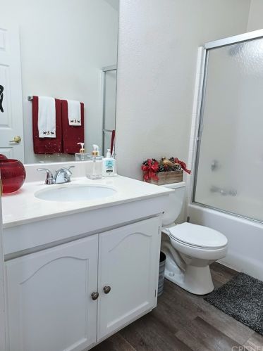 19778 Canyon View Dr, Santa Clarita CA  91351-5717 exterior