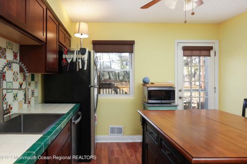 1078 Lizzies Ct, Bricktown NJ  08724-7172 exterior