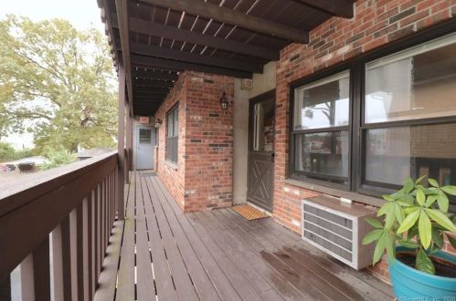 100 Myrtle Ave, Stamford, CT 06902-3917