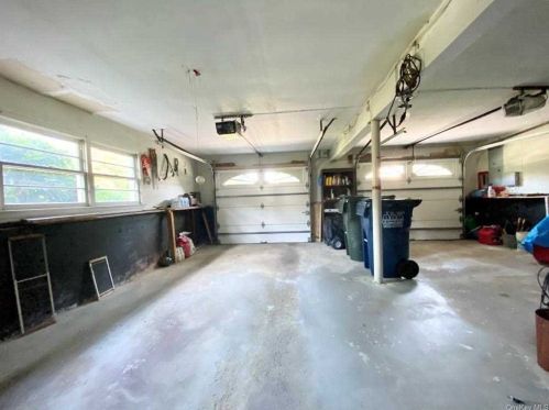 242 Dahlia Dr, Mahopac NY  10541-3768 exterior
