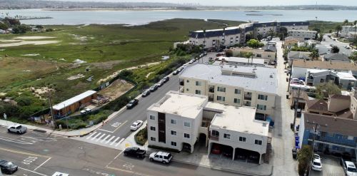 4092 Crown Point Dr, San Diego CA 92109-6254 exterior