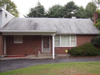 310 Chestnut Hill Rd, Emmaus, PA 18049-5506