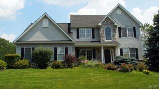 1407 Morningside Dr, Orefield, PA 18069-8933
