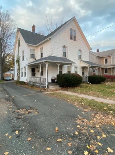 61 Oak St, Manchester, CT 06040-6137