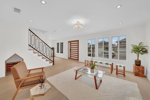 10071 Cliff Dr, Huntington Beach CA  92646-6604 exterior