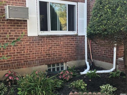 73-20 255th St, Floral Park, NY 11004-1133