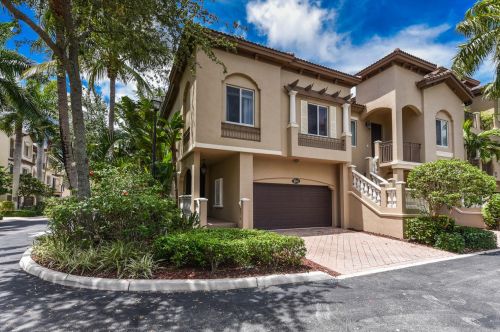 3041 Waterside Cir, Boynton Beach, FL 33435-6401