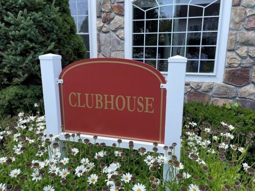 208 Tamarack Ln, Abington, MA 02351-4027