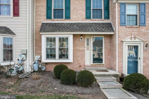 312 Maple Glen Cir, Pottstown, PA 19464-3254