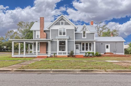 189 Live Oak Ave, Defuniak Springs, FL 32435-2393