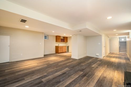 1016 Cook St, Denver CO 80209-4922 exterior