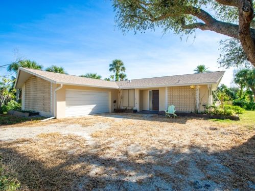 4752 Rue Helene, Sanibel FL  33957-2612 exterior