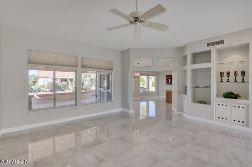 22606 Las Brizas Ln, Sun City AZ 85375-2828 exterior