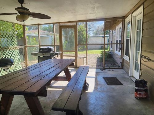 107 Bonita Ave, Galveston TX 77550-3105 exterior