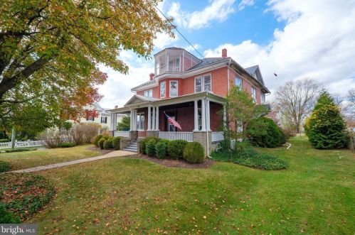 9335 Congress St, New Market, VA 22844-9508