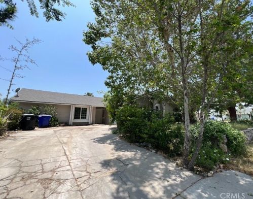 1523 Creekside Dr, San Bernardino, CA 92407-2843