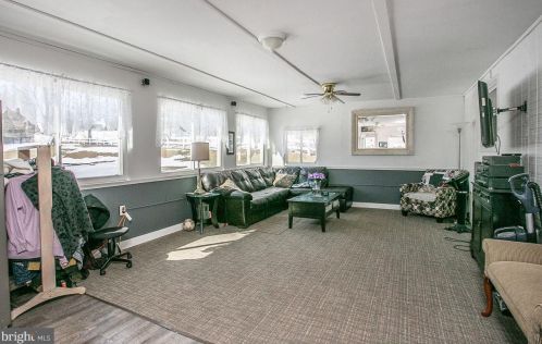 631 Barbara Dr, Norristown PA  19403-4102 exterior