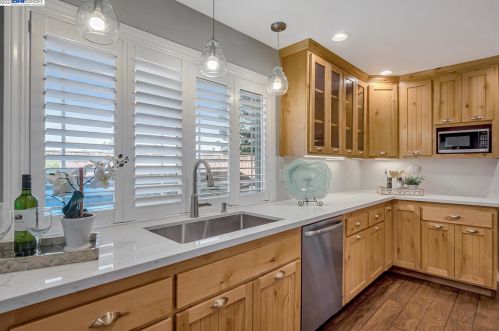 1042 Lomitas Ave, Livermore CA  94550-6436 exterior