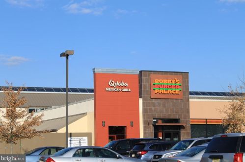 202 Salem Ct, Princeton NJ  08540-7038 exterior