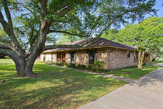 5745 Fennwood Dr, Zachary LA  70791-2238 exterior