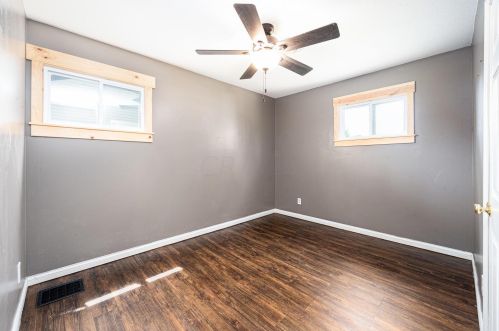 430 Madison Dr, West Jefferson OH  43162-1304 exterior